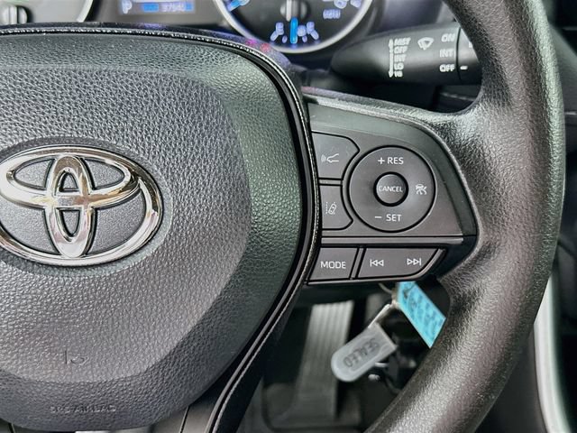 Used 2021 Toyota RAV4 LE AWD/4WD image 17