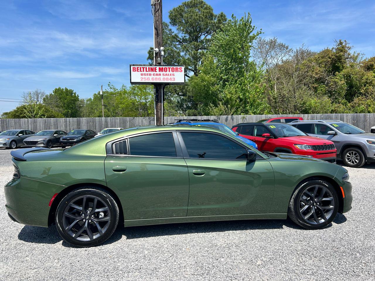 Used 2021 Dodge Charger SXT w/ Blacktop Package RWD image 3
