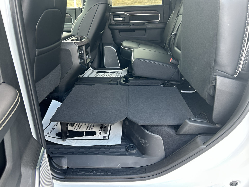 New 2026 RAM 2500 Laramie AWD/4WD image 11