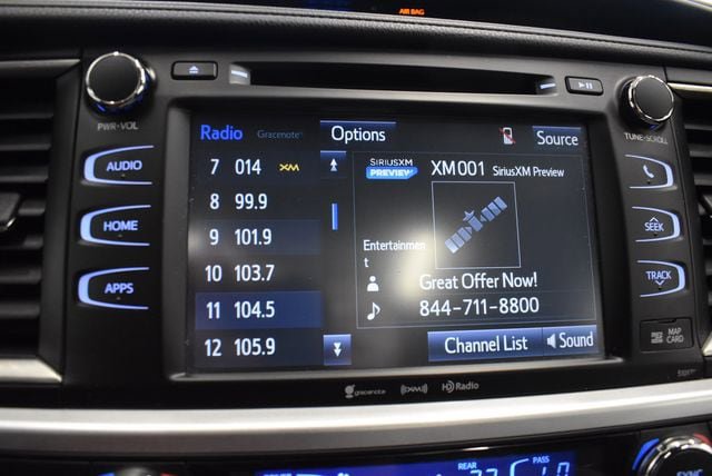 Used 2018 Toyota Highlander XLE AWD/4WD image 27