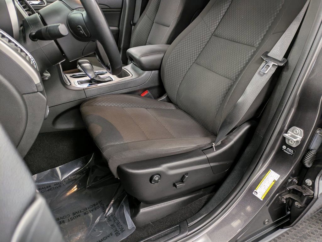 Used 2021 Jeep Grand Cherokee Laredo image 11