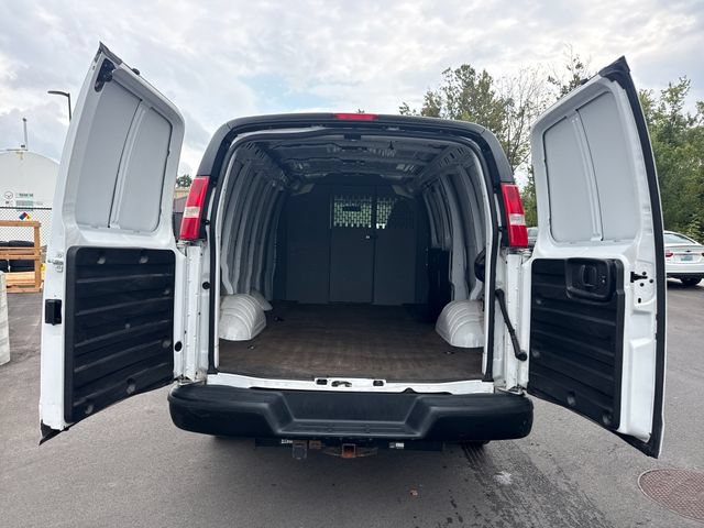 Used 2019 Chevrolet Express 2500 w/ Driver Convenience Package RWD image 9