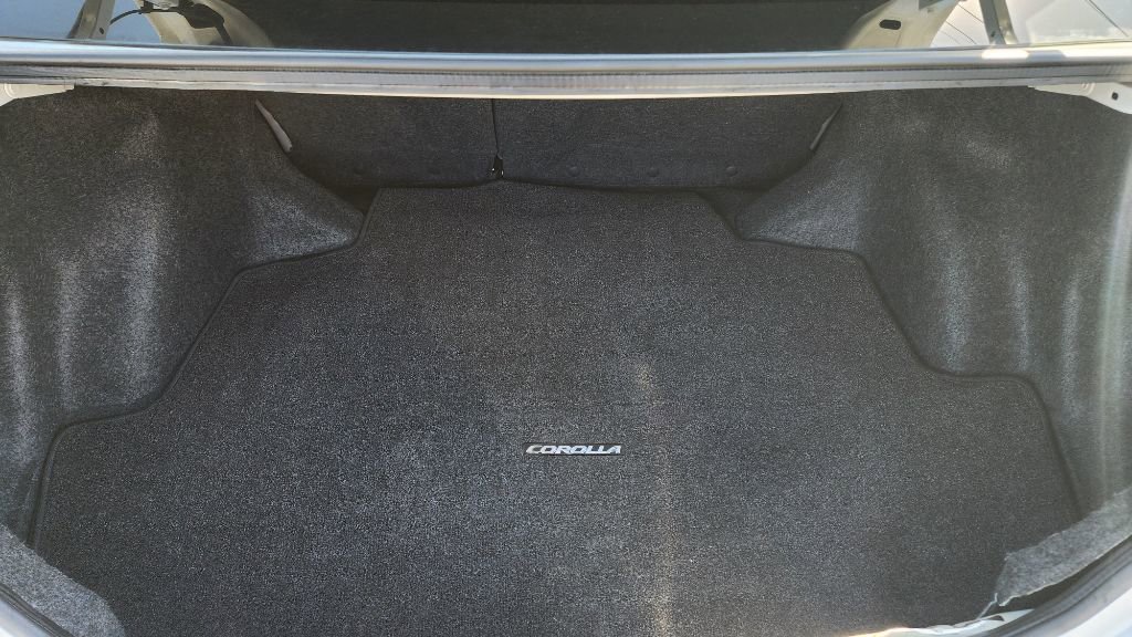 Used 2016 Toyota Corolla L image 16