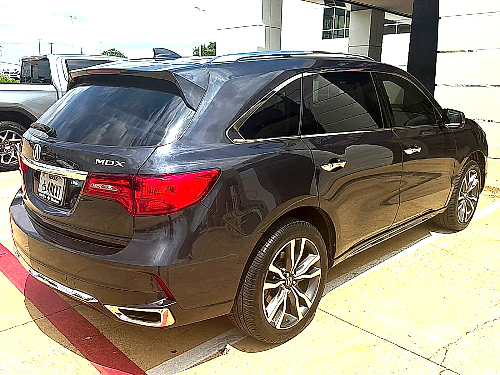 Used 2019 Acura MDX FWD w/ Advance Package image 4