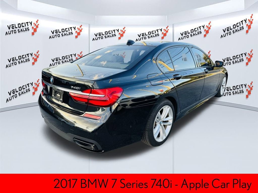 Used 2017 BMW 740i image 3