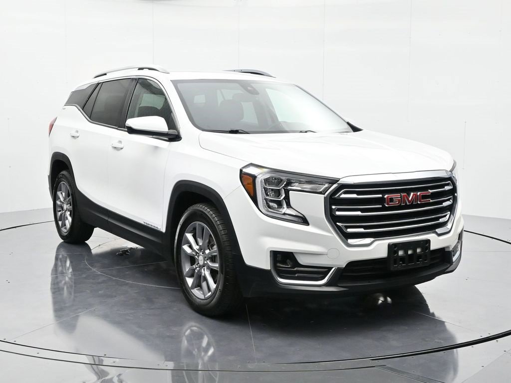 Used 2024 GMC Terrain SLT image 3