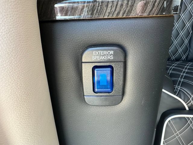 Used 2024 Mercedes-Benz Sprinter 3500 image 23