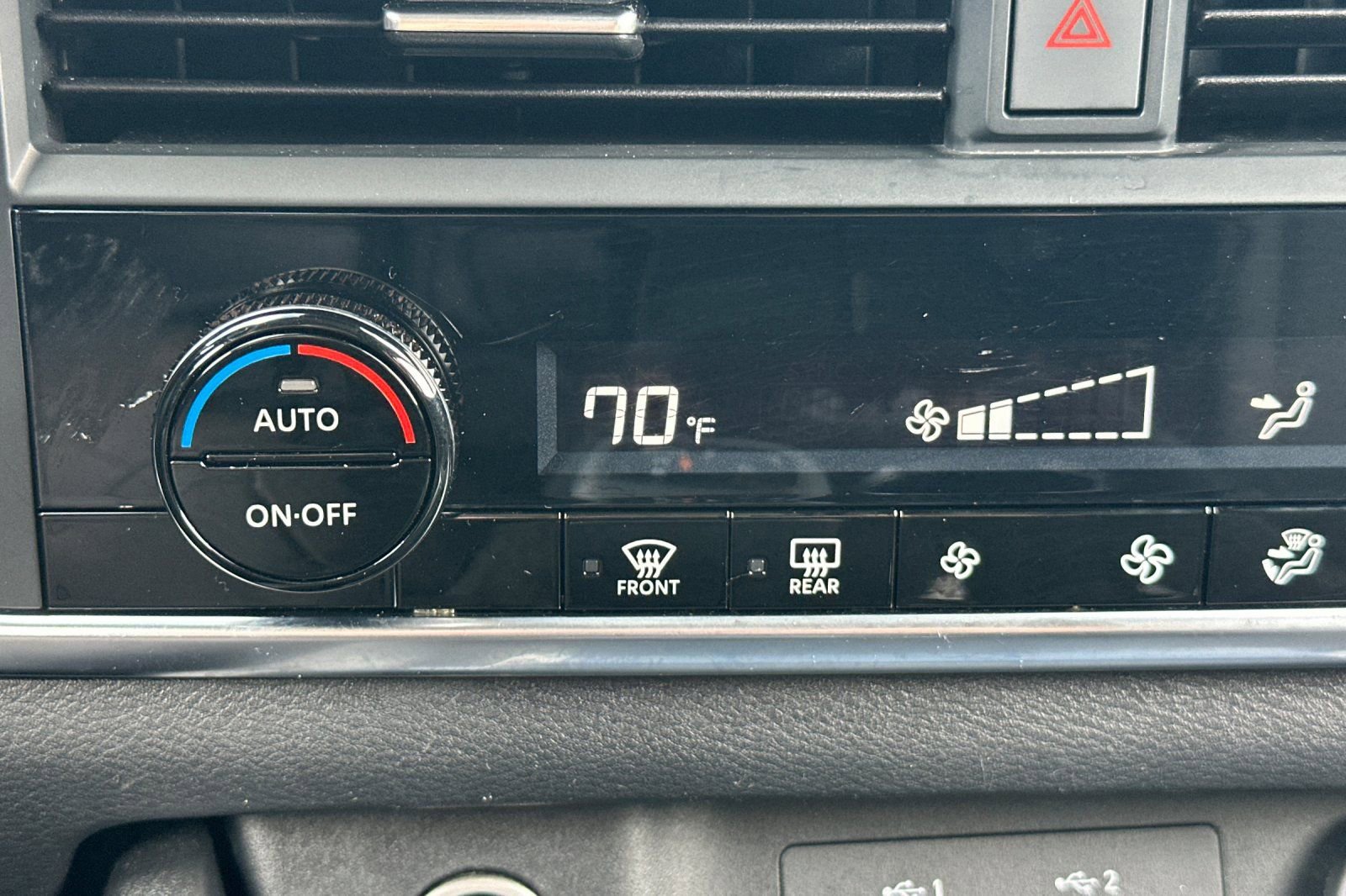 Used 2023 Nissan Rogue SV image 28