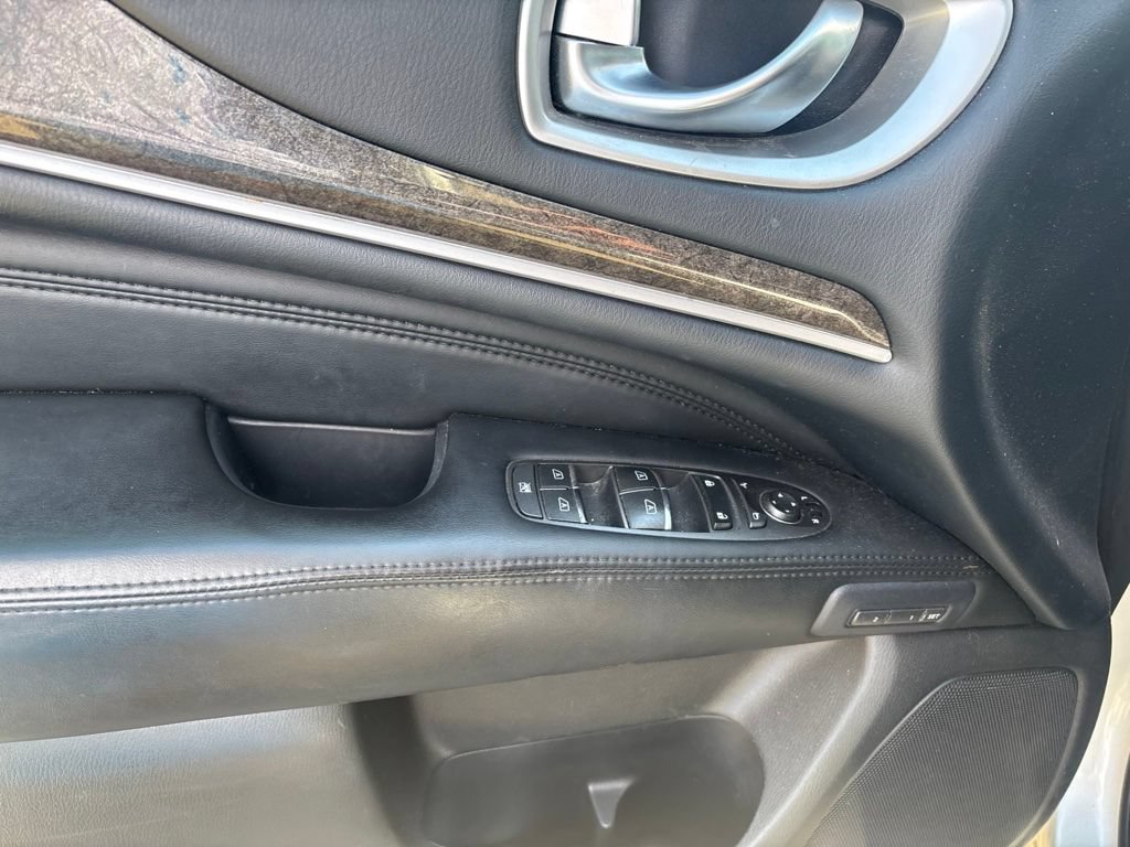 Used 2013 INFINITI JX35 AWD w/ Premium Pkg image 9