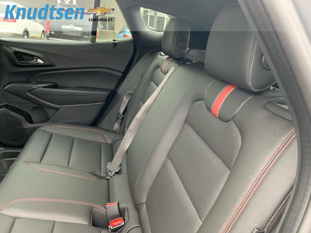 New 2026 Chevrolet Trax RS w/ Sunroof Package image 17