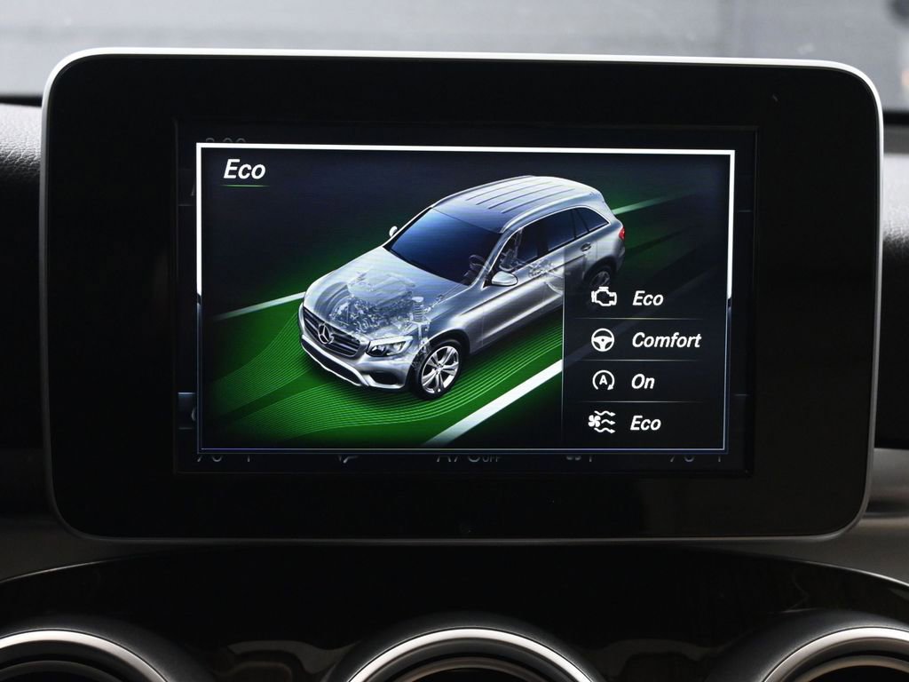 Used 2016 Mercedes-Benz GLC 300 image 32