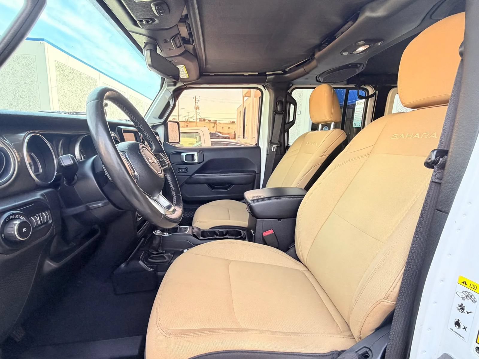 Used 2018 Jeep Wrangler Unlimited Sahara AWD/4WD image 10