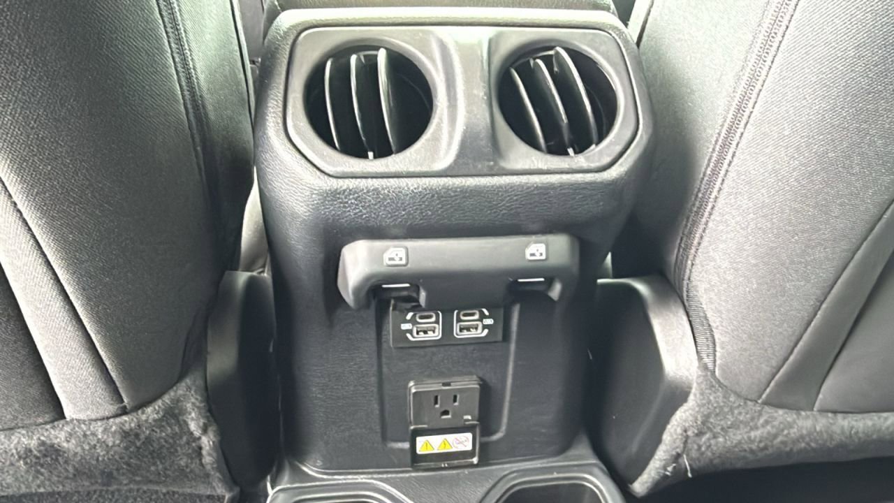 Used 2021 Jeep Gladiator Willys image 25