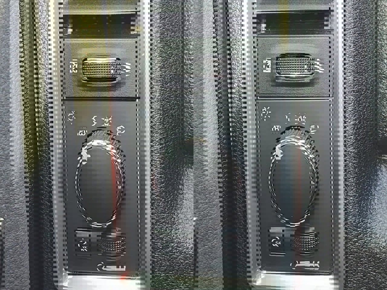 Used 2023 RAM 1500 Classic SLT w/ Trailer & Traction Group image 28