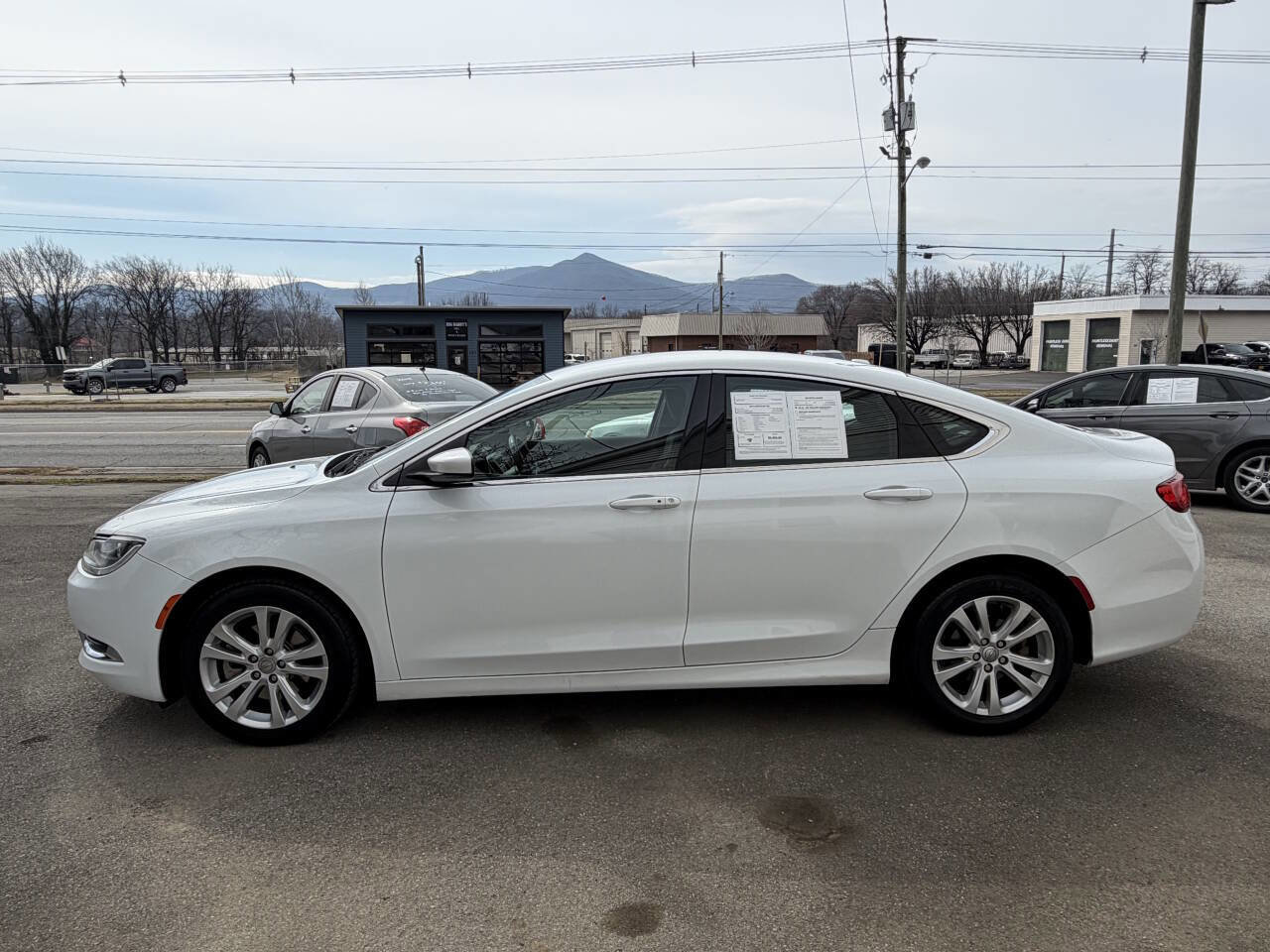 Used 2015 Chrysler 200 Limited w/ Convenience Group image 7