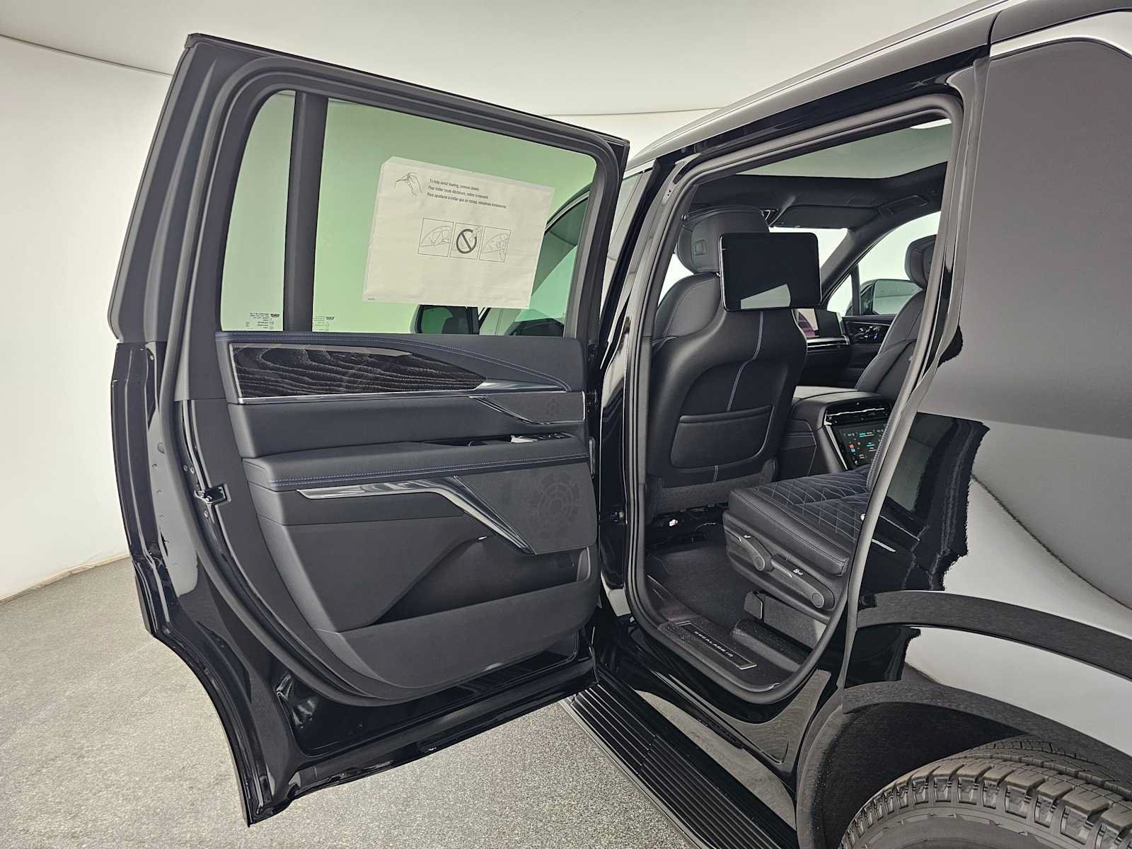 New 2026 Cadillac Escalade IQL Luxury w/ LPO, Radiant Package AWD/4WD image 20