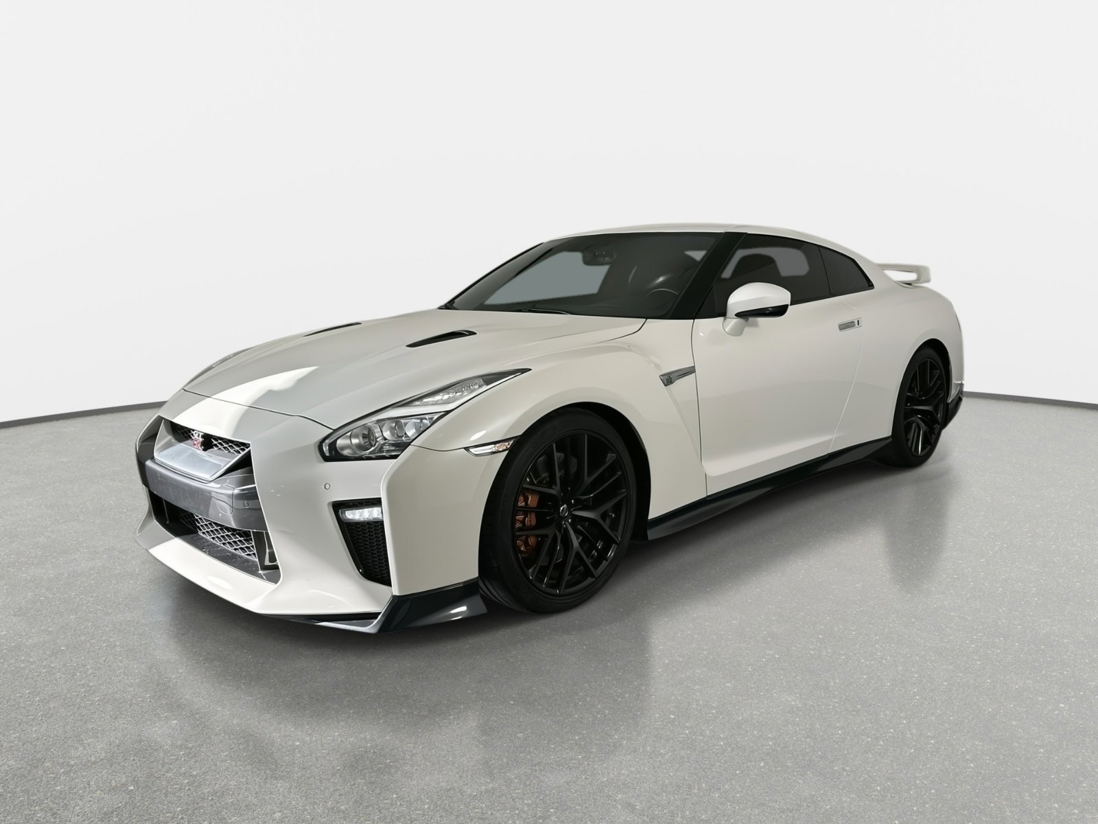 Used 2018 Nissan GT-R Premium image 4