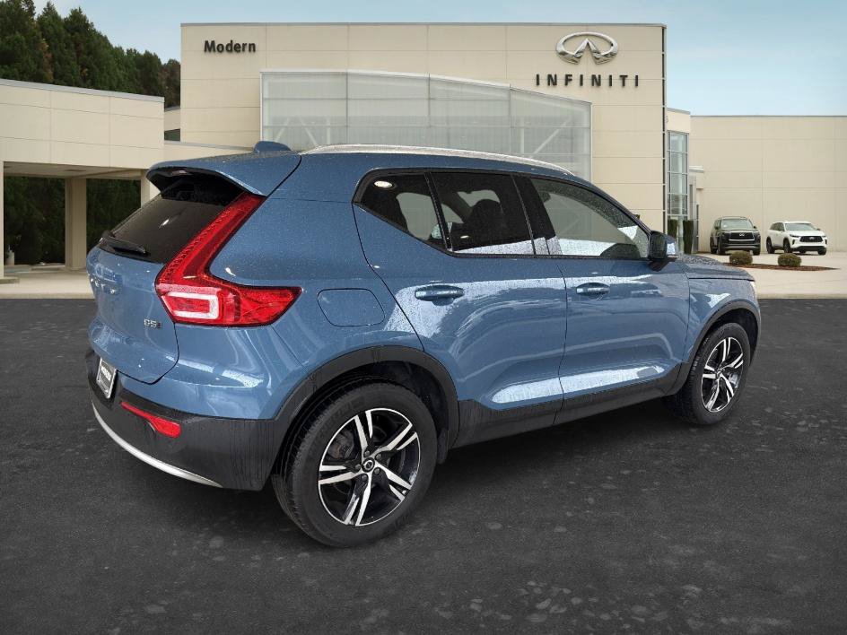 Used 2023 Volvo XC40 B5 Core AWD/4WD image 6