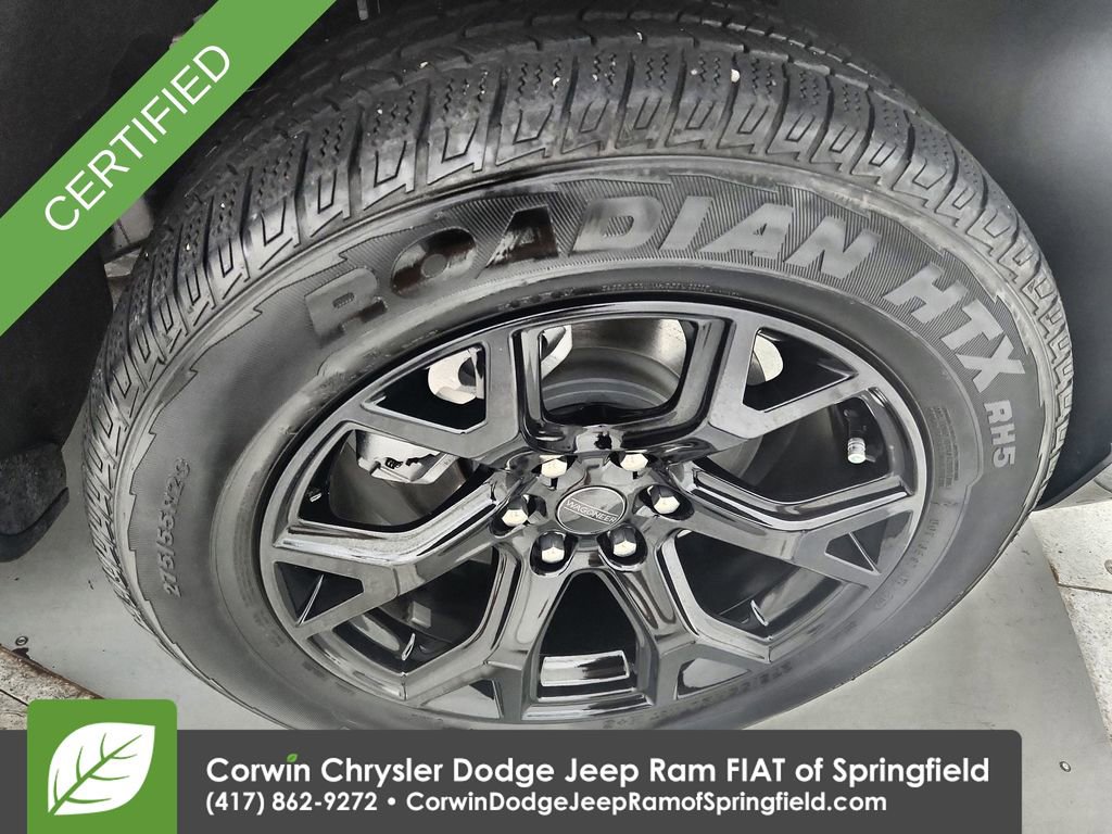 Certified 2025 Jeep Wagoneer Series II image 33