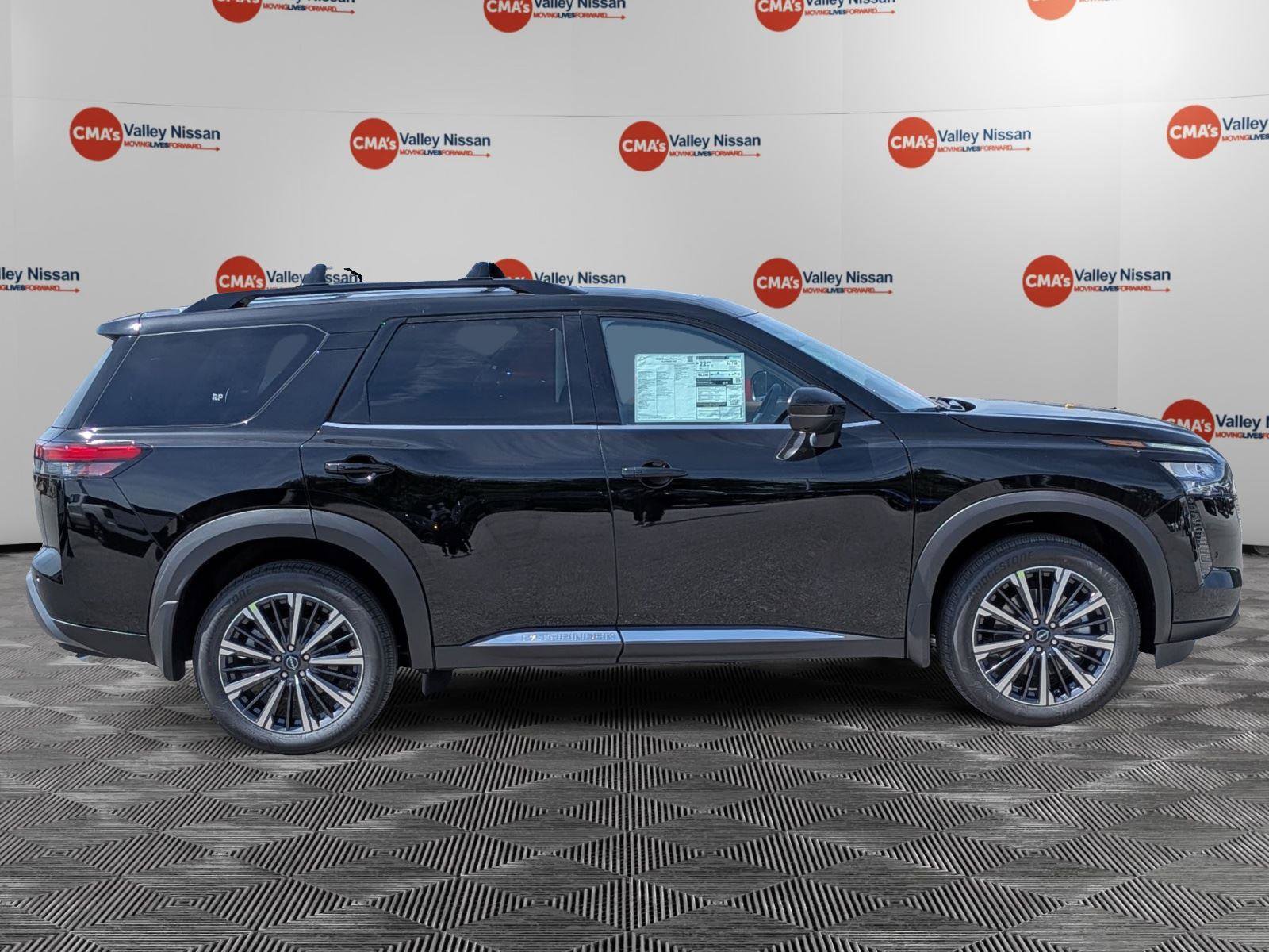 New 2026 Nissan Pathfinder Platinum w/ Accent Package AWD/4WD image 4