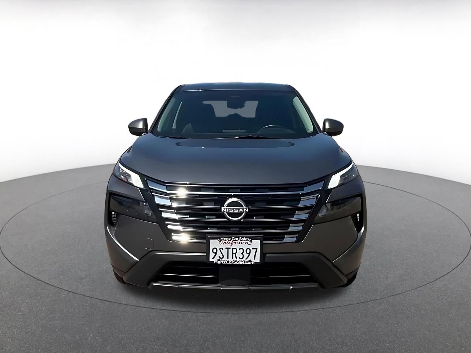 Used 2025 Nissan Rogue SV FWD image 4