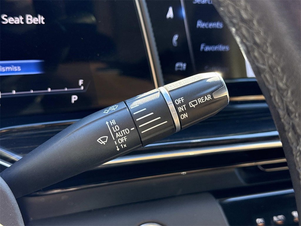 Used 2021 Cadillac Escalade Premium Luxury image 28