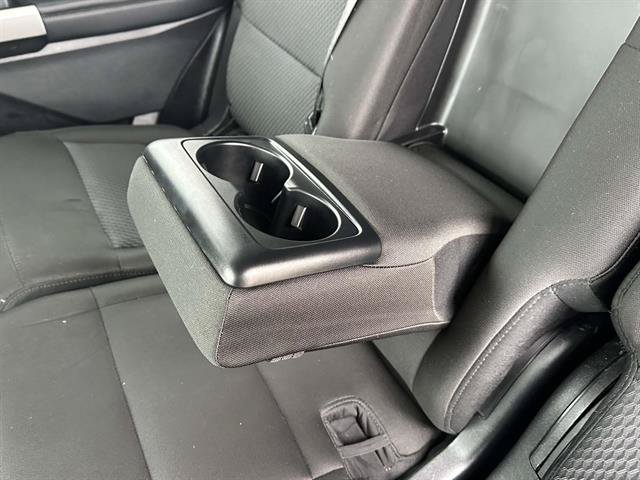 Used 2023 Ford Explorer XLT AWD/4WD image 34