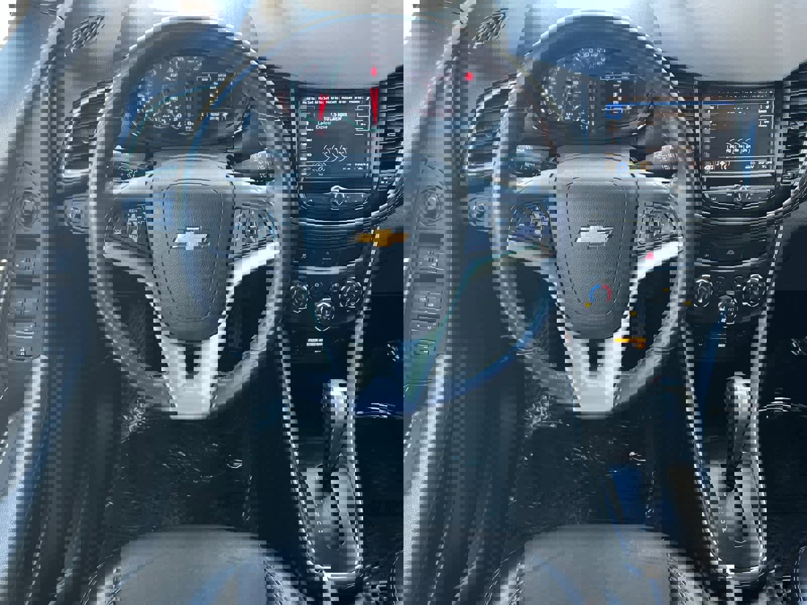 Used 2018 Chevrolet Trax LT w/ LT Convenience Package image 15