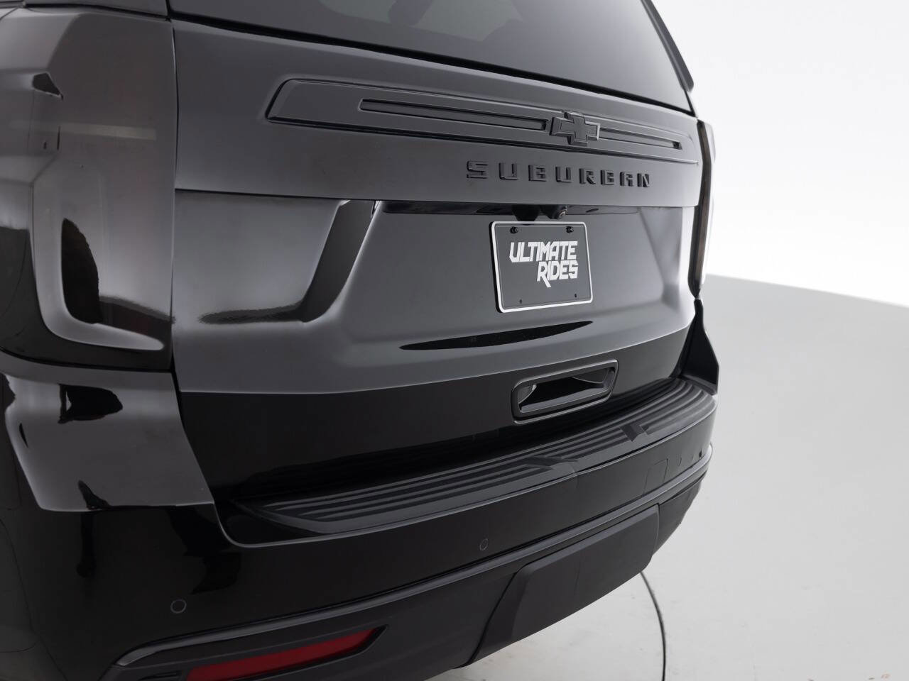 Used 2023 Chevrolet Suburban RST image 16