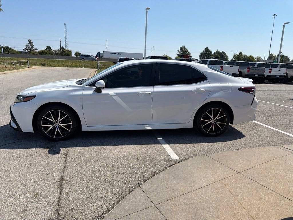 Used 2024 Toyota Camry SE FWD image 6