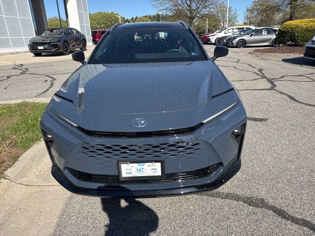 Used 2025 Toyota Crown Signia w/ Advanced Technology Package image 4