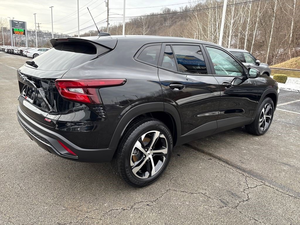 Certified 2024 Chevrolet Trax RS image 5