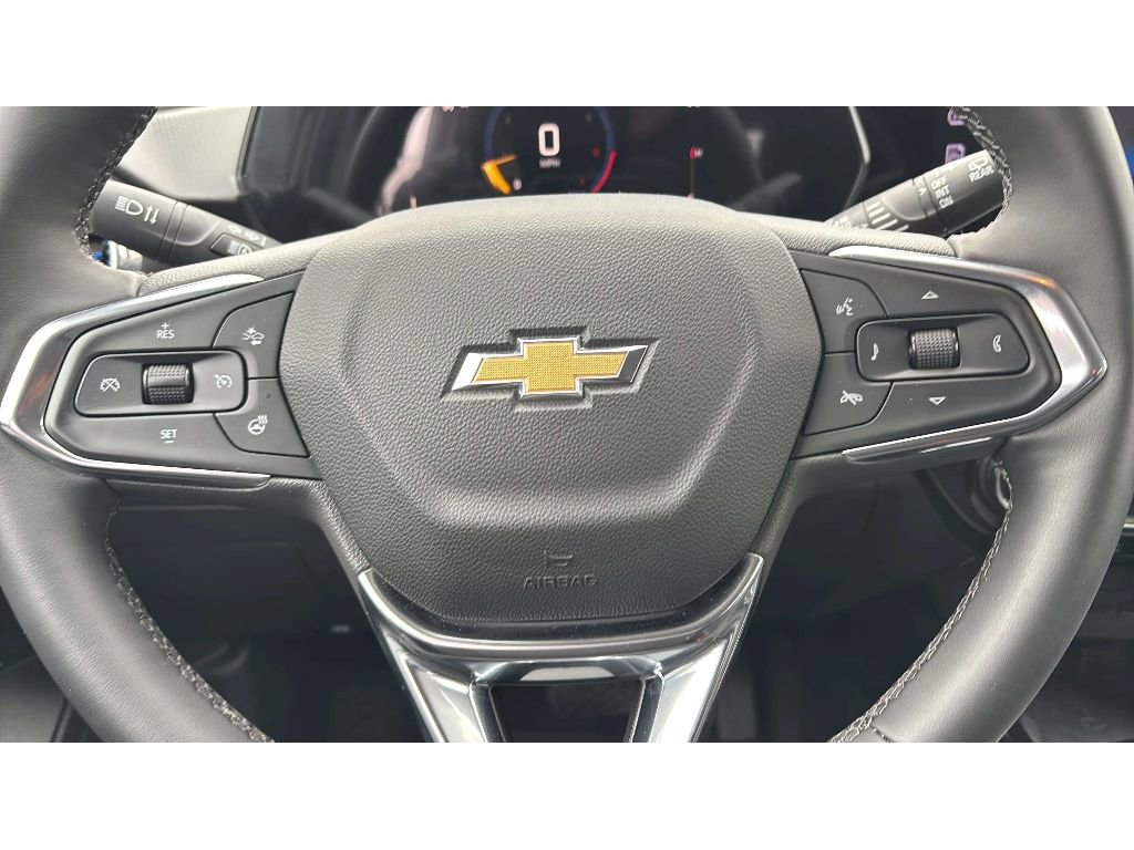 Used 2025 Chevrolet Trax LT w/ Sunroof Package image 14