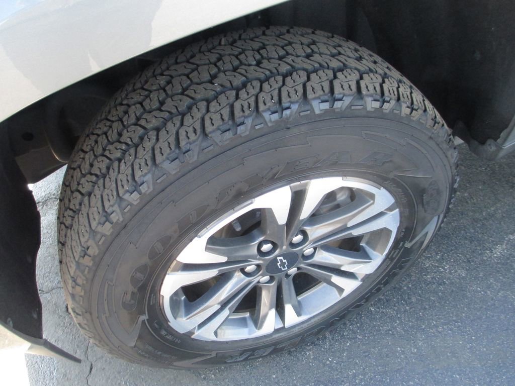 Used 2022 Chevrolet Colorado Z71 AWD/4WD image 13
