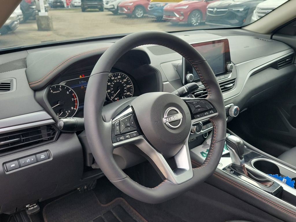 Used 2024 Nissan Altima 2.5 SR image 19