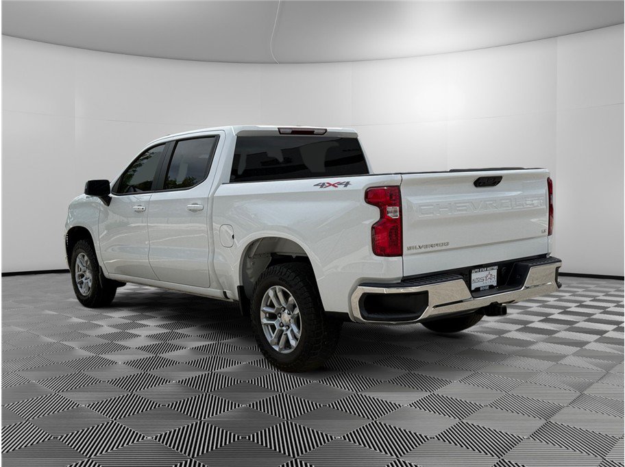 Used 2023 Chevrolet Silverado 1500 LT AWD/4WD image 3