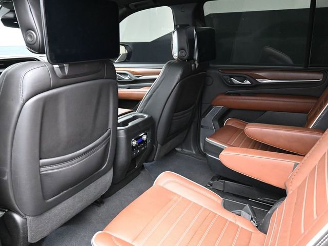 Used 2023 GMC Yukon XL Denali Ultimate AWD/4WD image 17