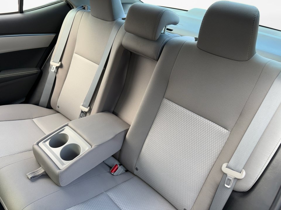 Used 2016 Toyota Corolla LE FWD image 12
