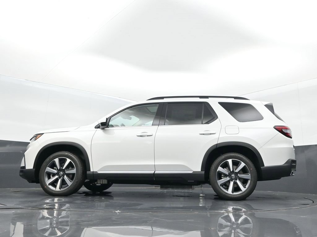 New 2025 Honda Pilot Touring image 14