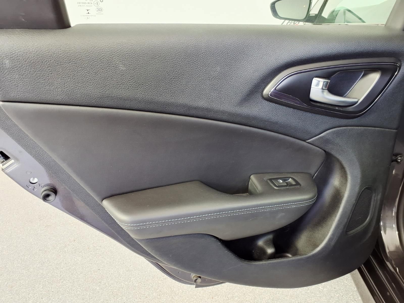 Used 2015 Chrysler 200 S w/ Navigation & Sound Group I image 11