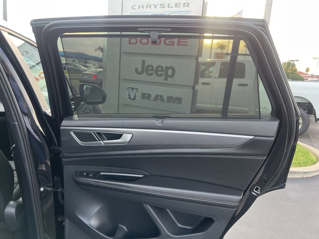 Used 2025 Volkswagen Atlas Cross Sport SE image 45