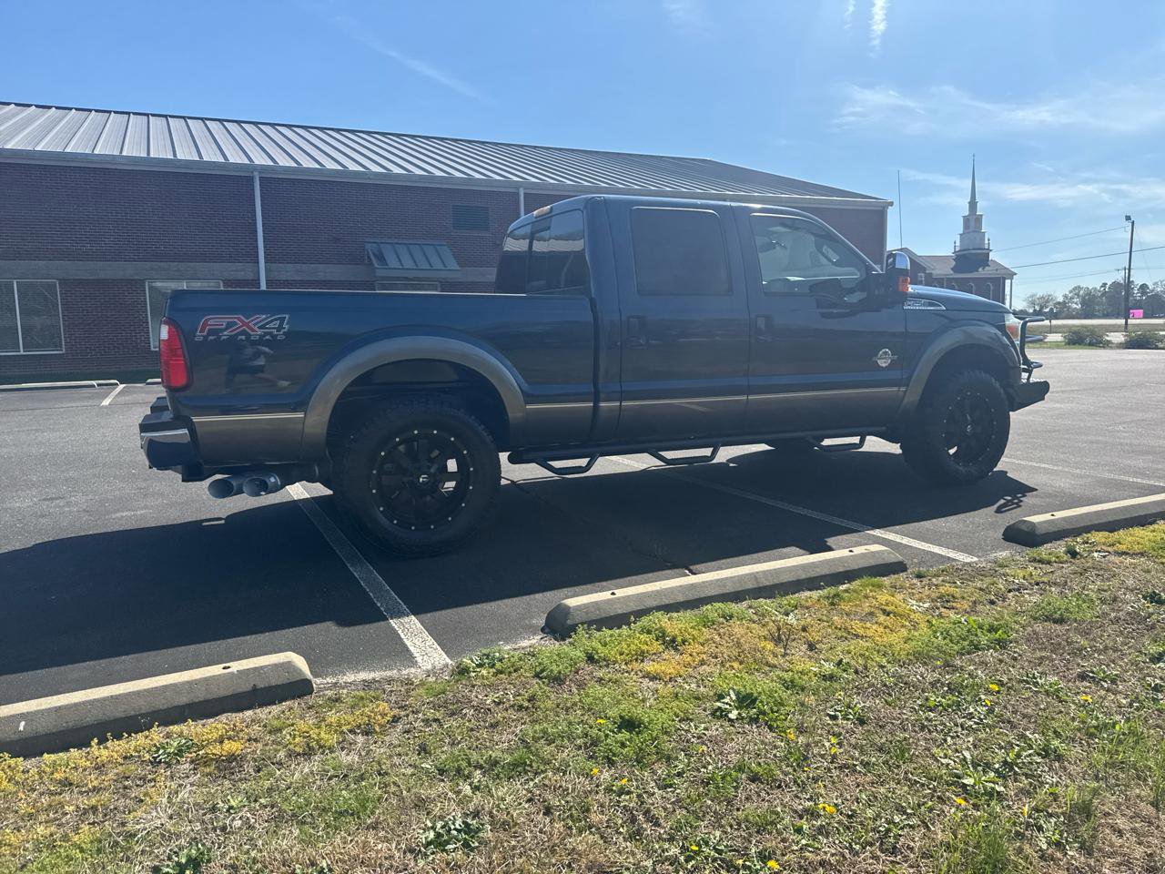 Used 2014 Ford F250 Lariat w/ Lariat Ultimate Package image 4