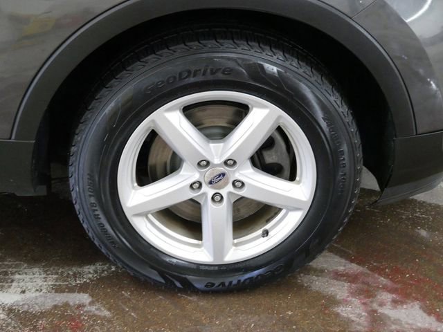 Used 2016 Ford Explorer XLT w/ Equipment Group 202A image 7