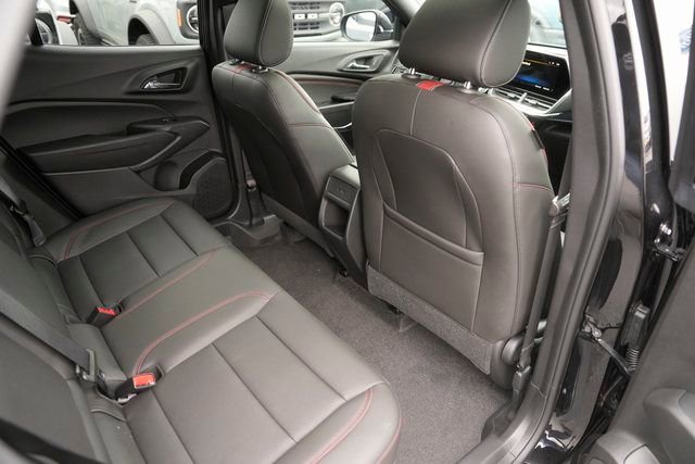 Used 2025 Chevrolet Trax RS w/ Sunroof Package image 15