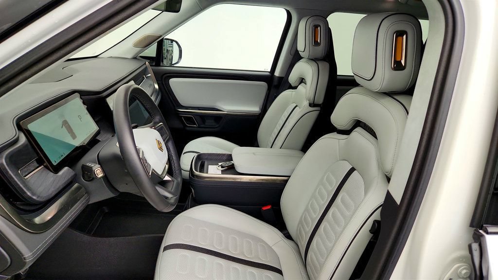 Used 2024 Rivian R1S Adventure AWD/4WD image 20