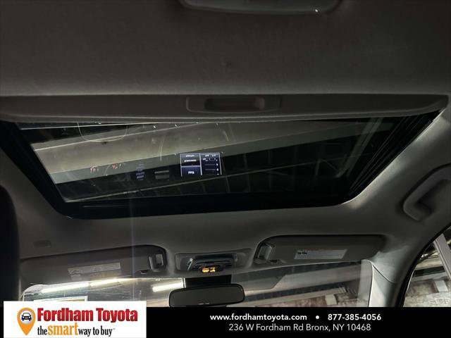 Certified 2022 Toyota Corolla Cross LE image 17