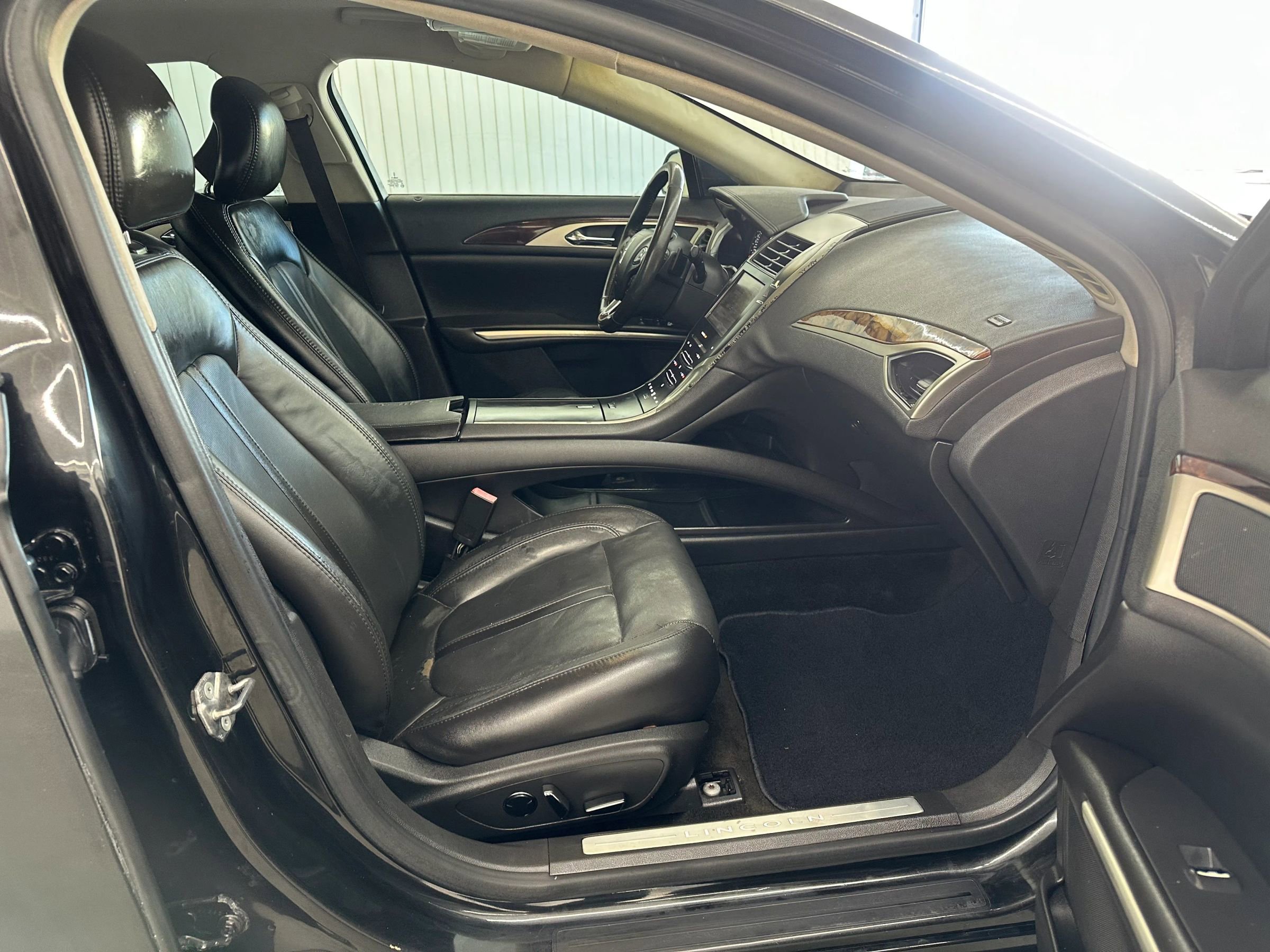 Used 2013 Lincoln MKZ FWD image 14