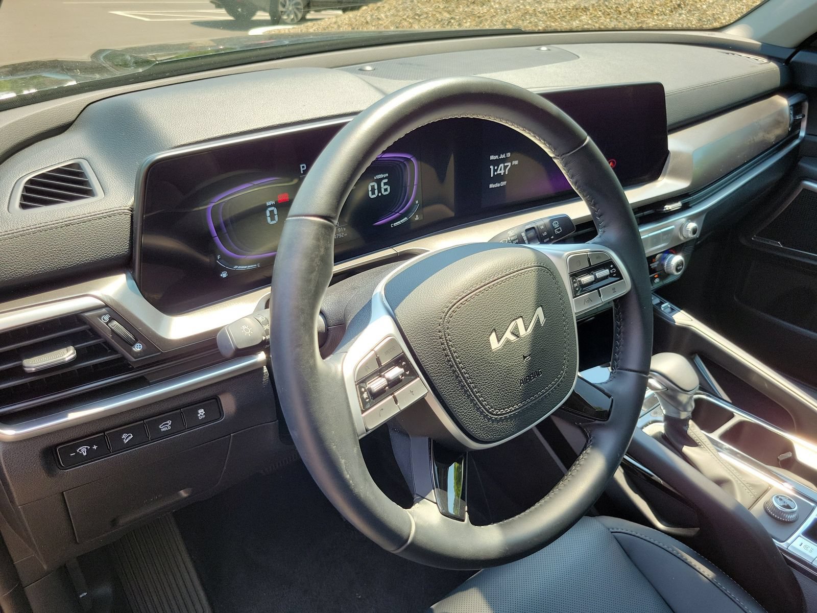 Certified 2025 Kia Telluride S FWD image 11