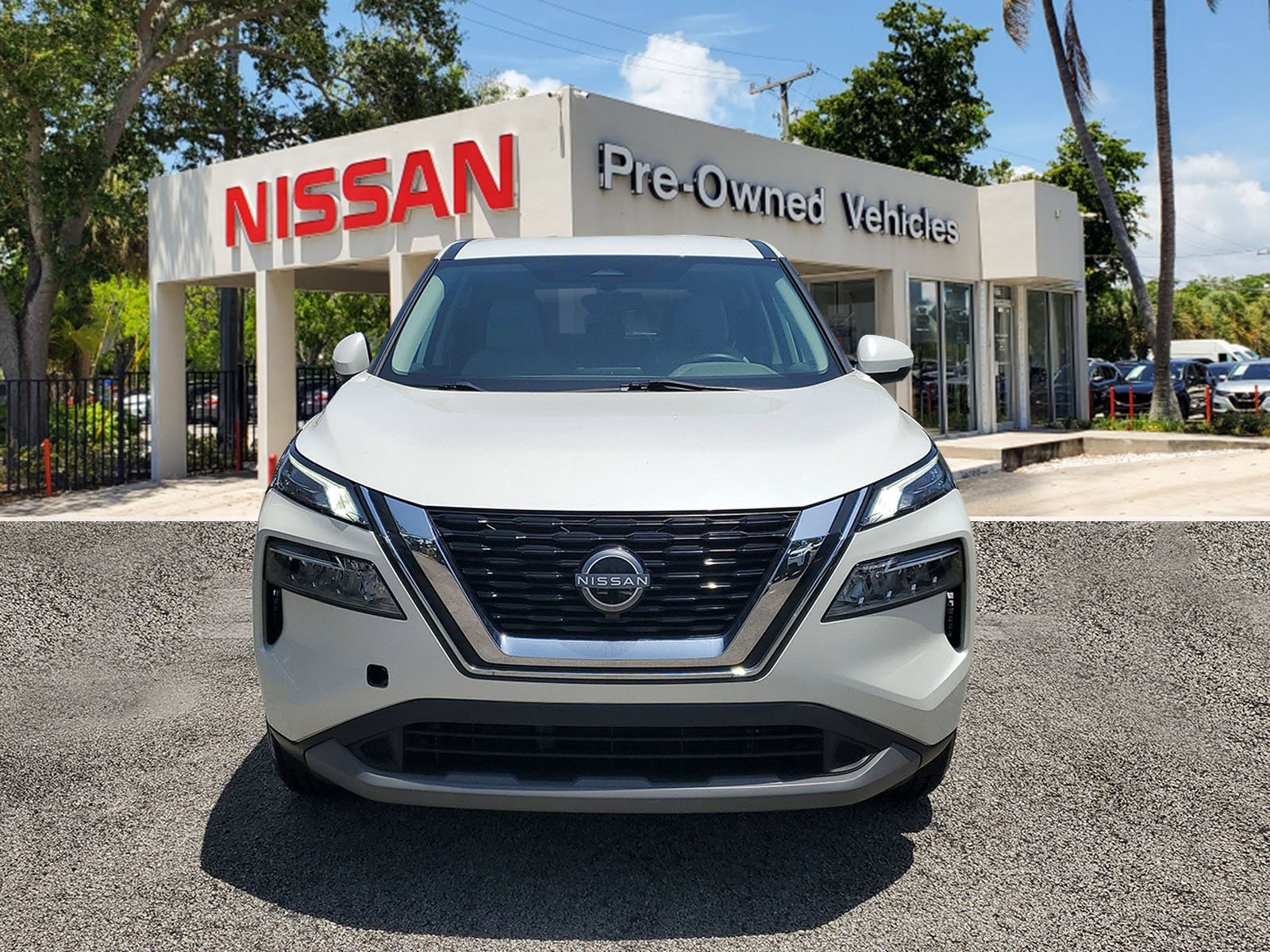 Certified 2023 Nissan Rogue SV image 2