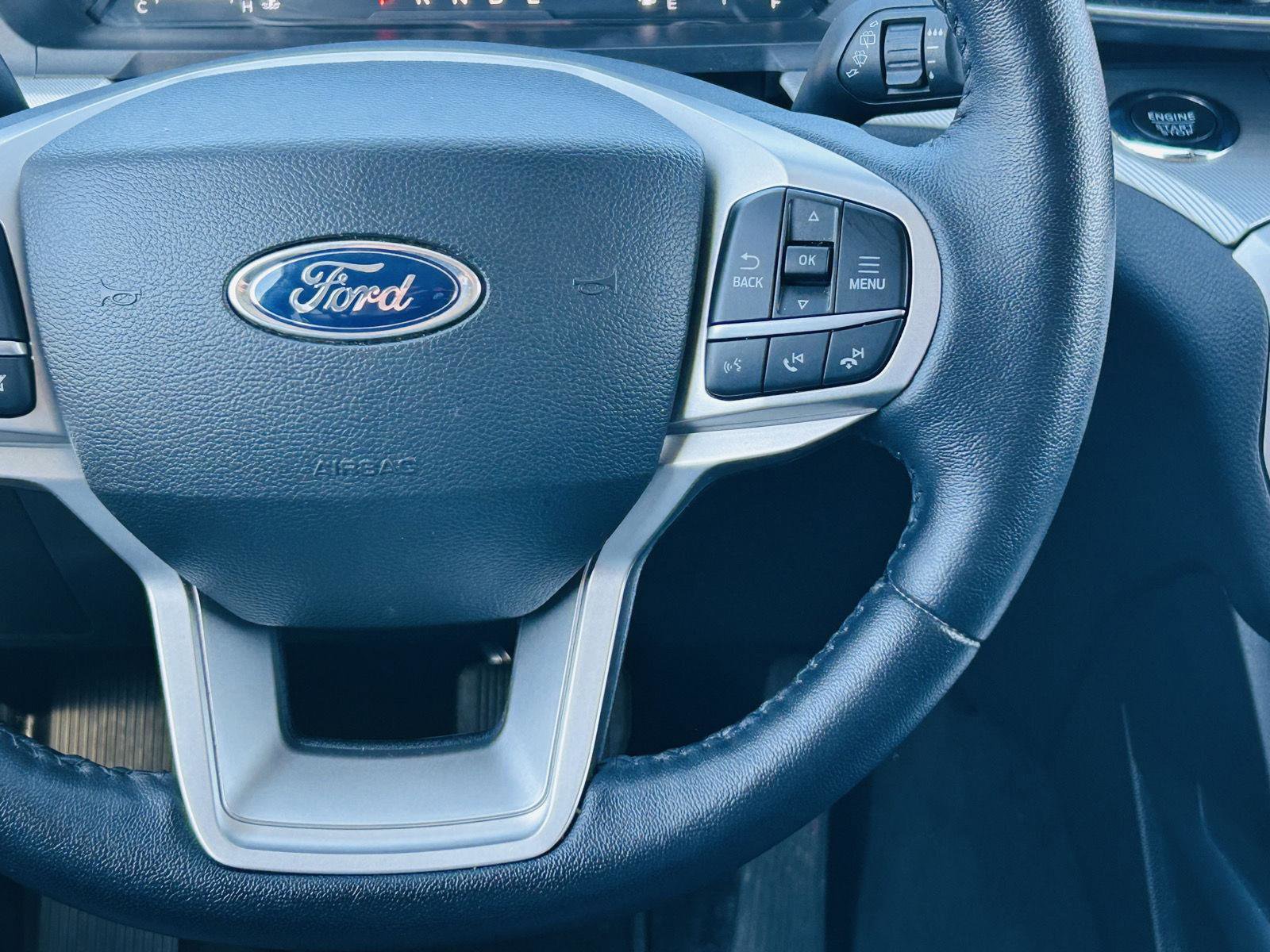 Used 2022 Ford Explorer XLT w/ Equipment Group 202A AWD/4WD image 17